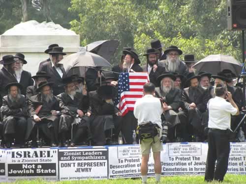 Jews protesting July 6 2010